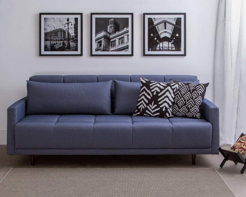 Além de azul-indigo, o elegante Sofá-Cama Apache está disponível em azul-turquesa, cinza-claro e cinza-escuro. Foto: Oppa.